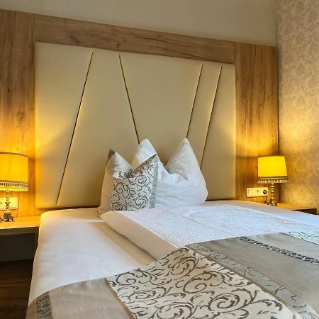 Hotel Stadtvilla Laux 메르지그 외부 사진